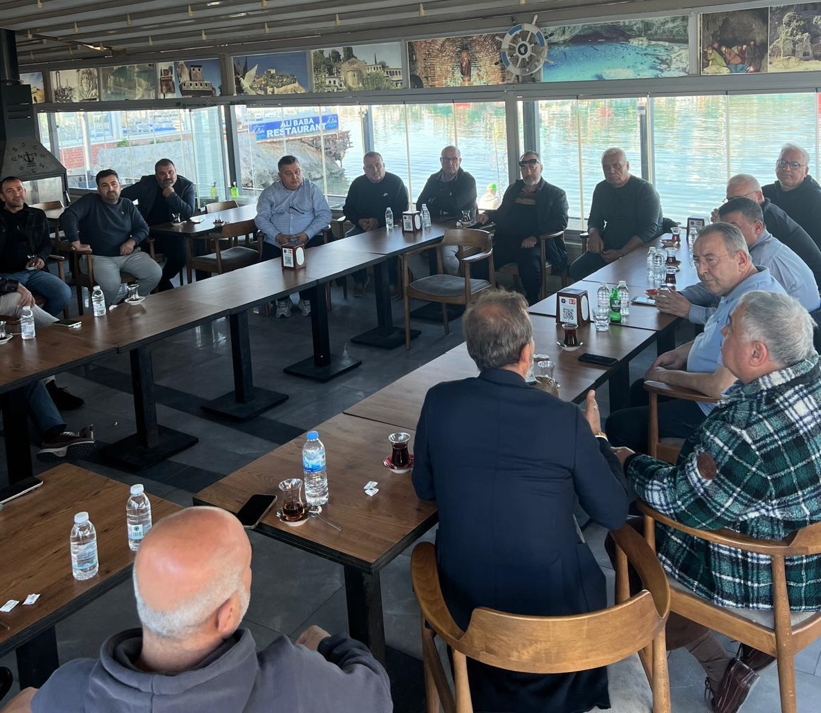 ÇARŞI ESNAFI İLE SEZON DEĞERLENDİRMESİ