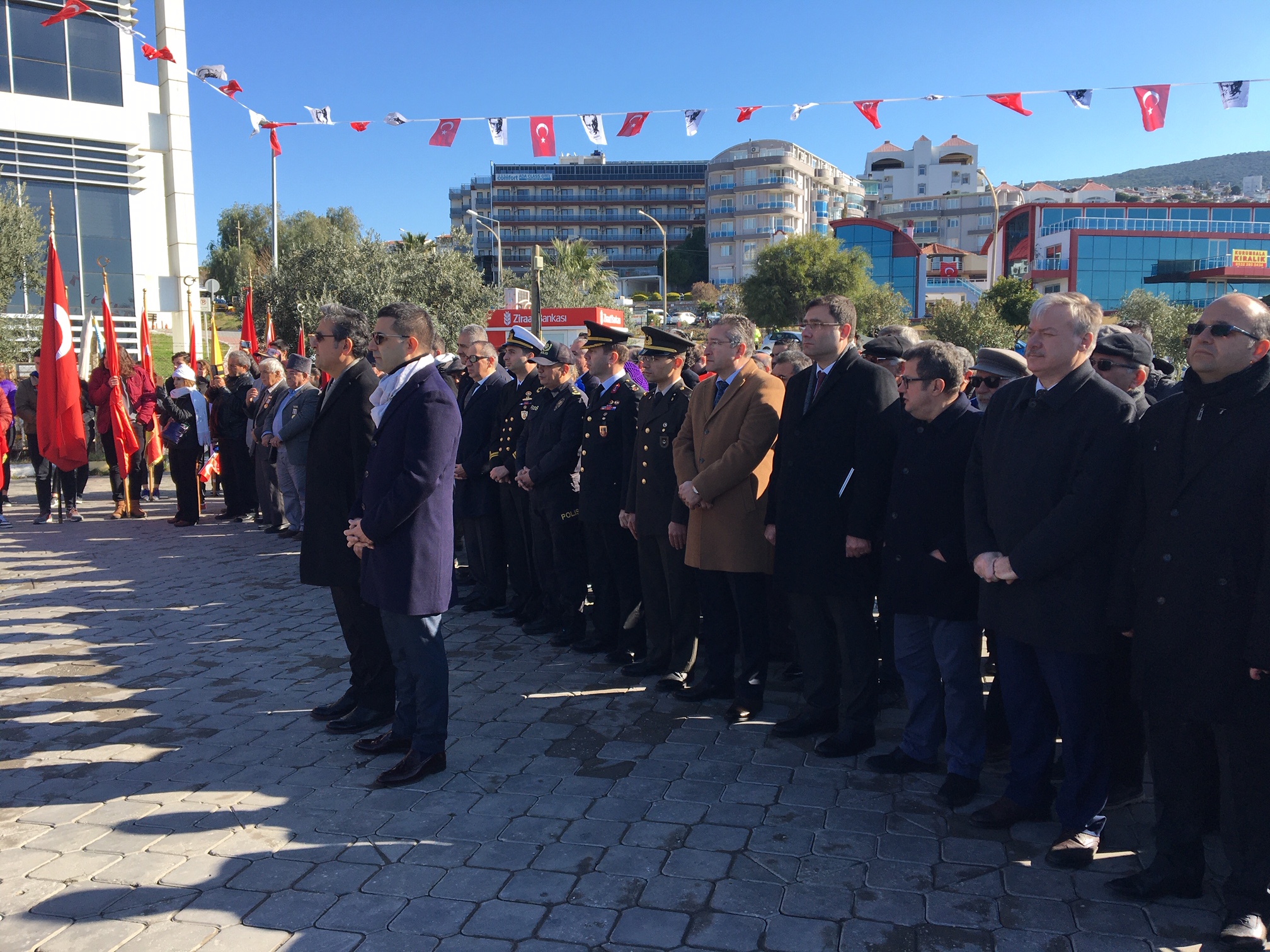 ULU ÖNDER ATATÜRK’ÜN KUŞADASI’NA GELİŞİNİN 96. YIL DÖNÜMÜ TÖRENLE KUTLANDI